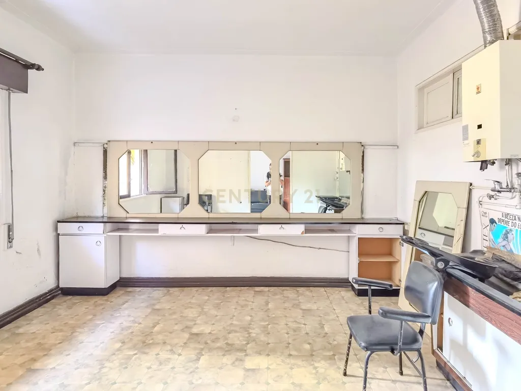 Casa T3 em Gondomar com Vista e Grande Potencial de Recuperação - Image 22