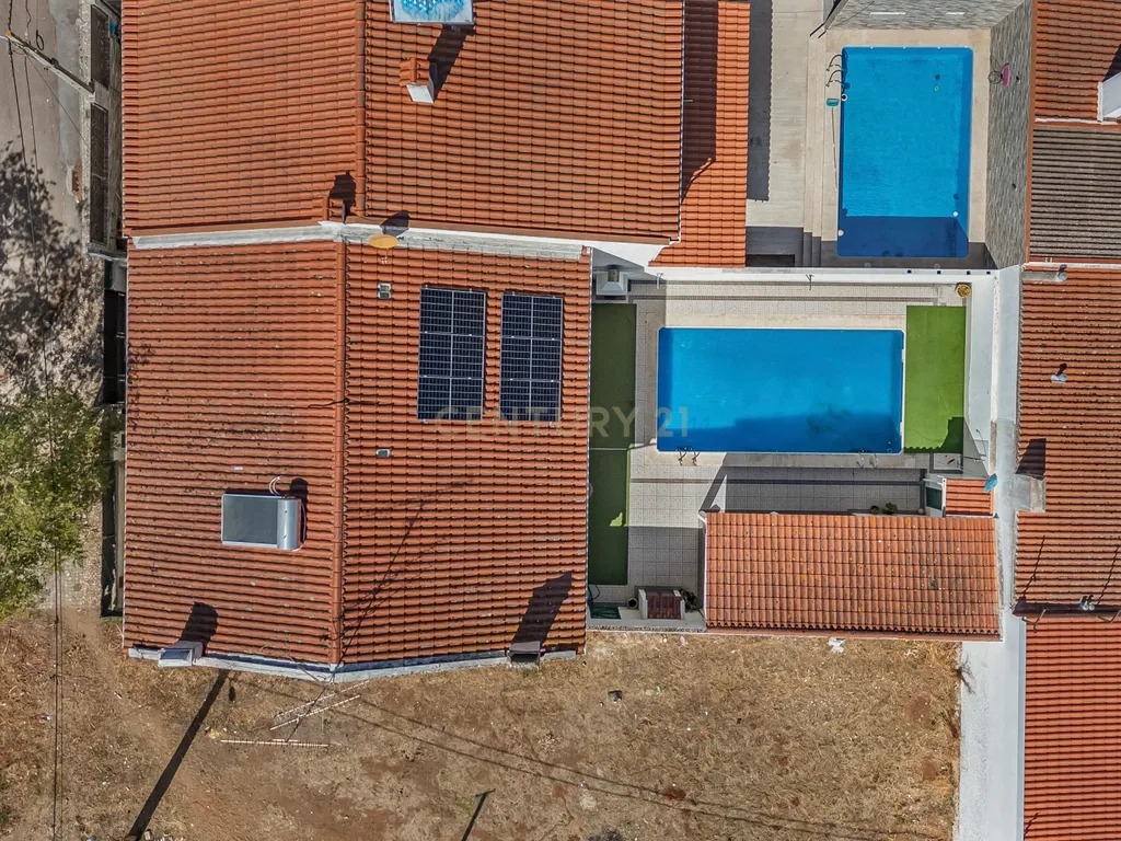 MORADIA T5 COM GARAGEM E PISCINA, 327 M² DE TERRENO PARA USUFRUIR - Image 58