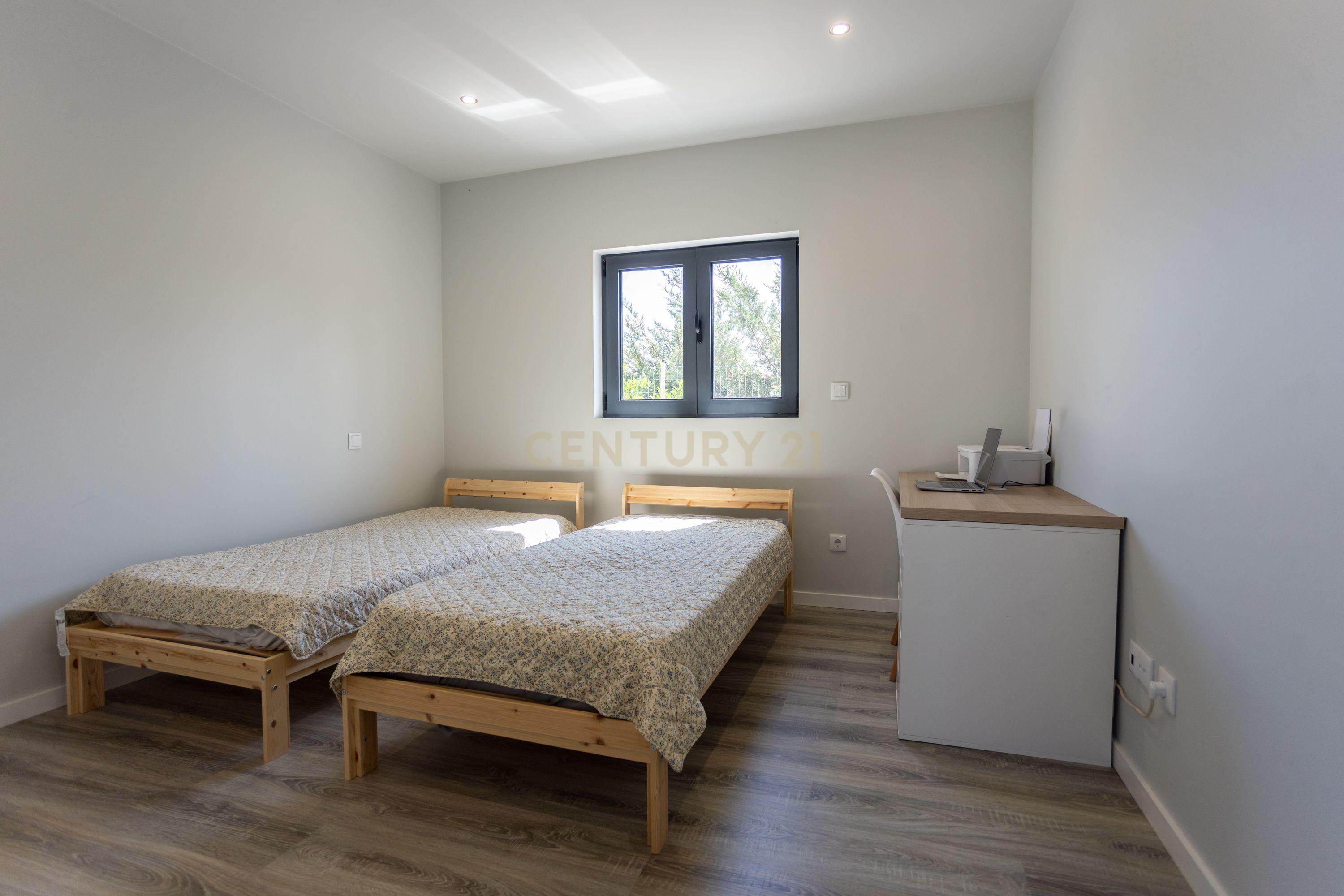 Fotografia 5 de Luxuosa Moradia Nova em Benavente, Santarém