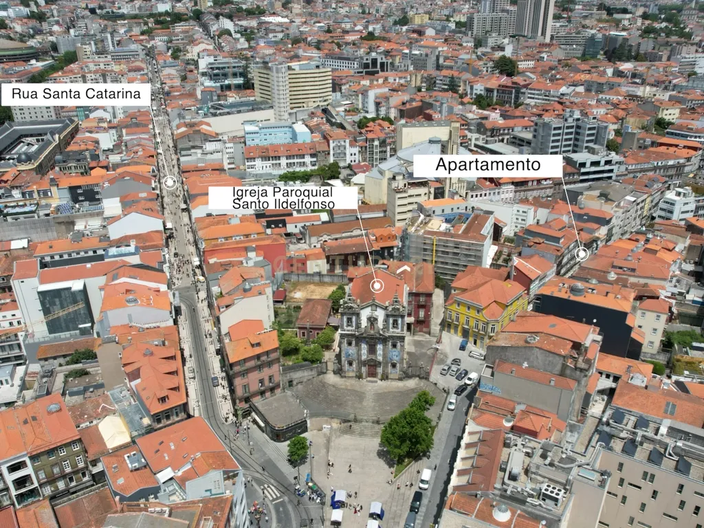 Apartamento T2 com terraço e fachada histórica no centro do Porto - Image 40