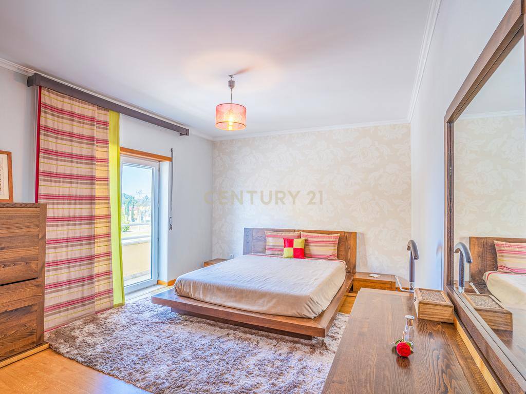 Apartamento T3 com garagem - Cidade Nova, Caldas da Rainha - Image 14
