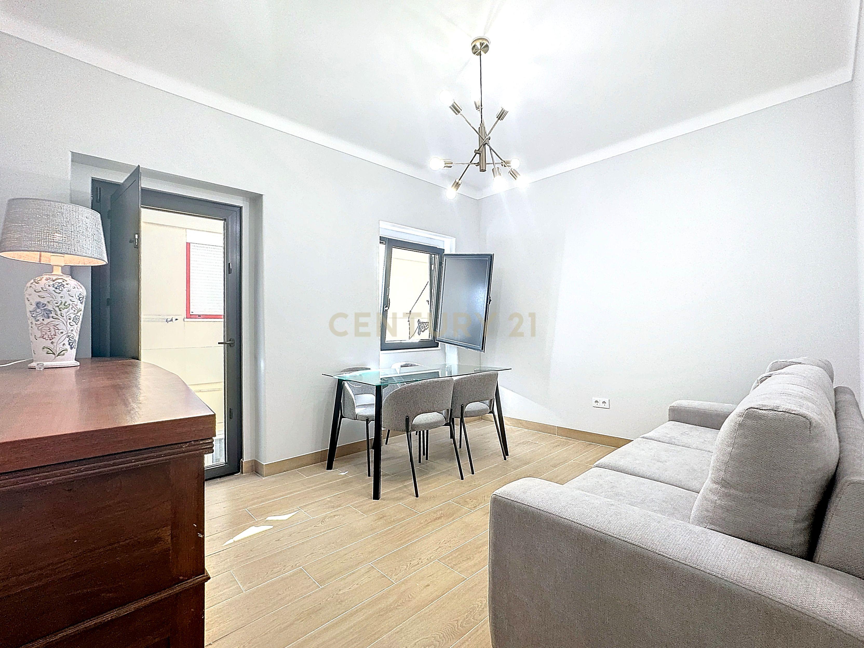 Fotografia 11 de Apartamento T3 para arrendar a passos da praia