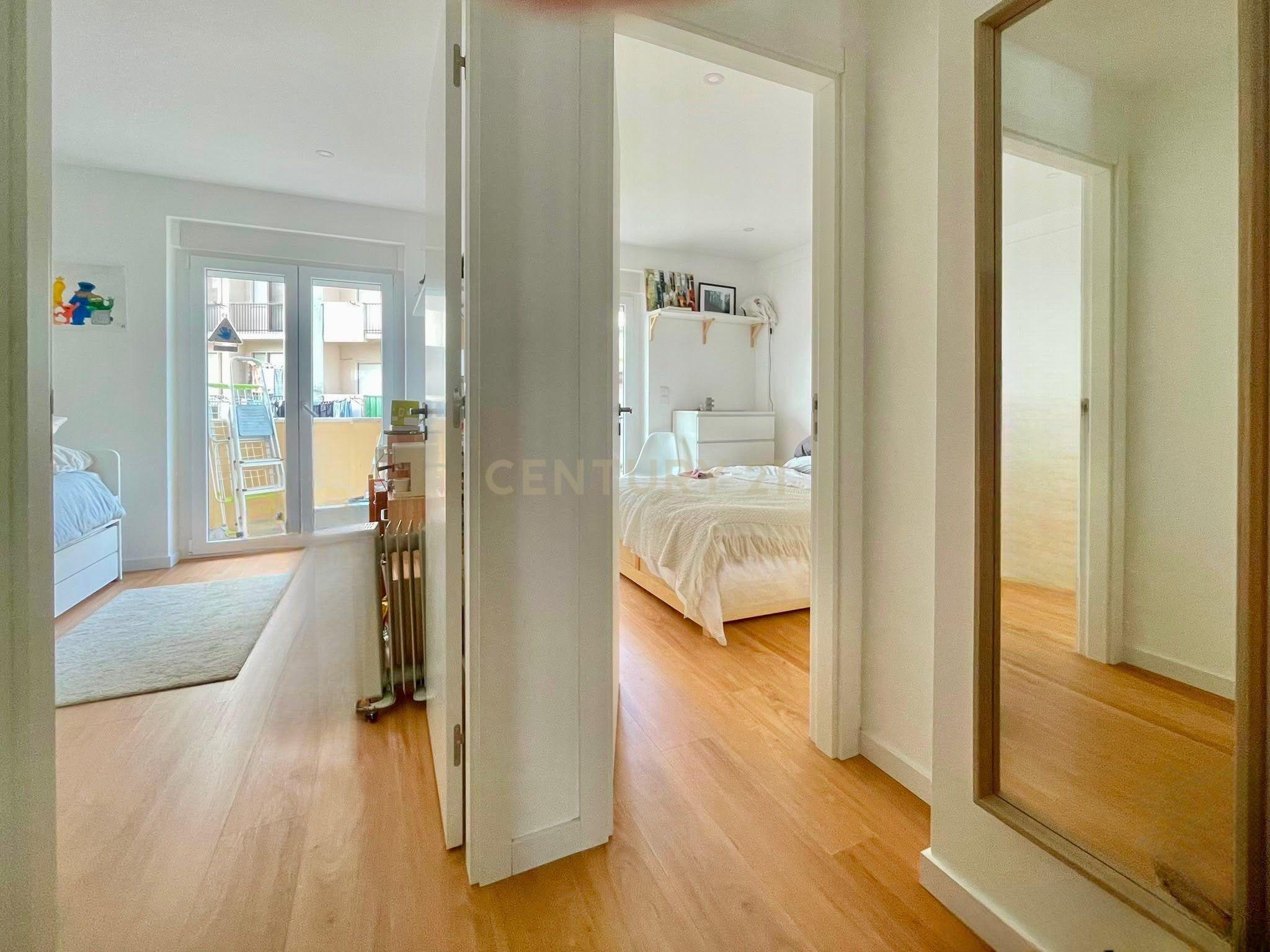 Fotografia 9 de Apartamento T2 com Varanda em Localização Privilegiada