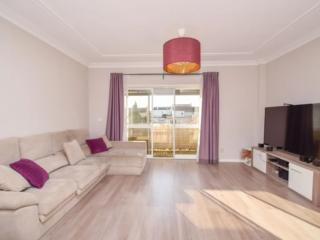 Apartamento T3 com garagem, em São Domingos de Rana, Cascais, - Image 6