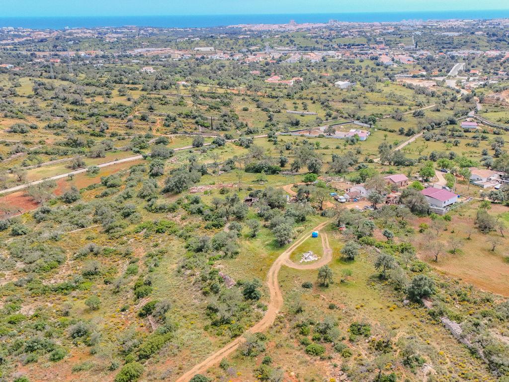 Ruína com 46 m² e Terreno de 15.410 m² em Ferreiras – Albufeira - Image 10