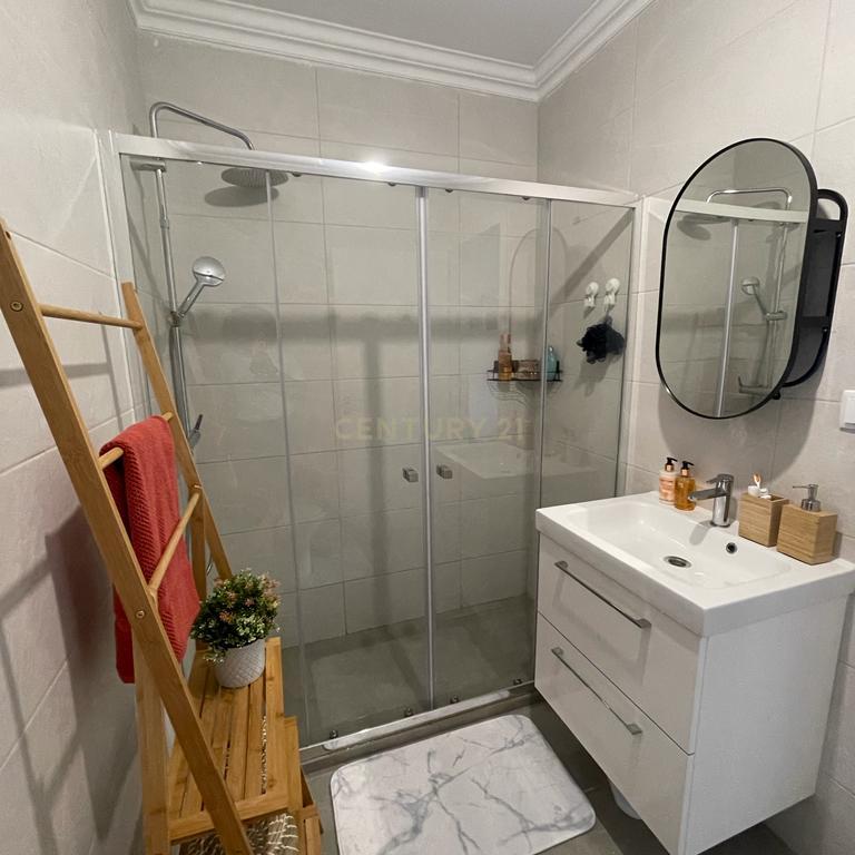 Apartamento T2 Mobilado Condomínio Fechado - Sagres. - Image 14
