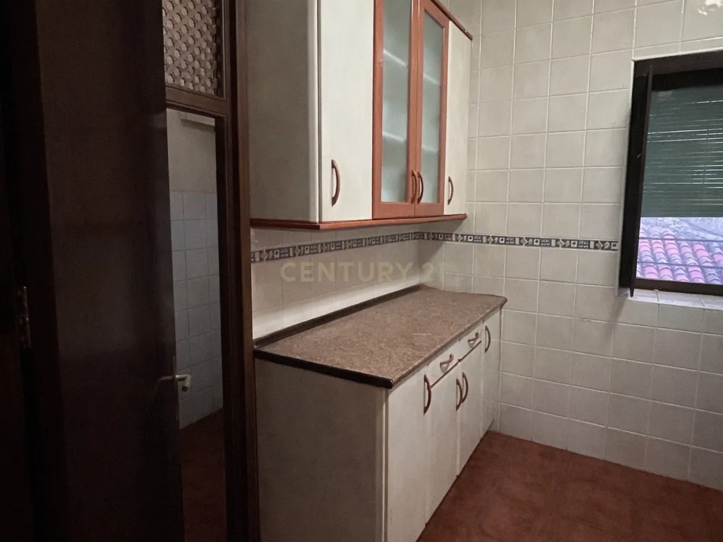 Edifício exclusivo com grande potencial numa das melhores zonas de Trujillo - Image 92