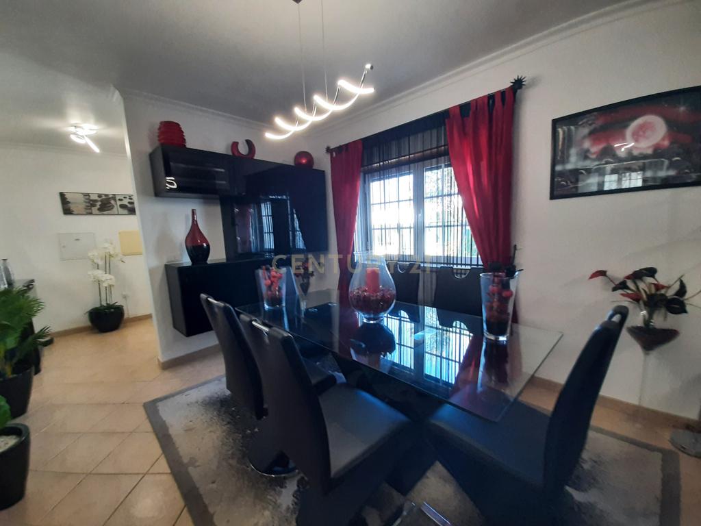 Moradia  T3 na  Lourinhã com Piscina  Garagem e Churrasqueira - Image 52