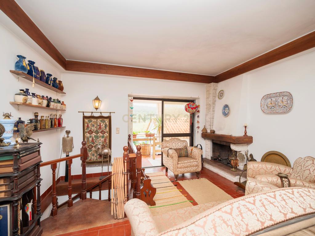 Moradia à Venda no Banzão, zona de Colares - Image 6