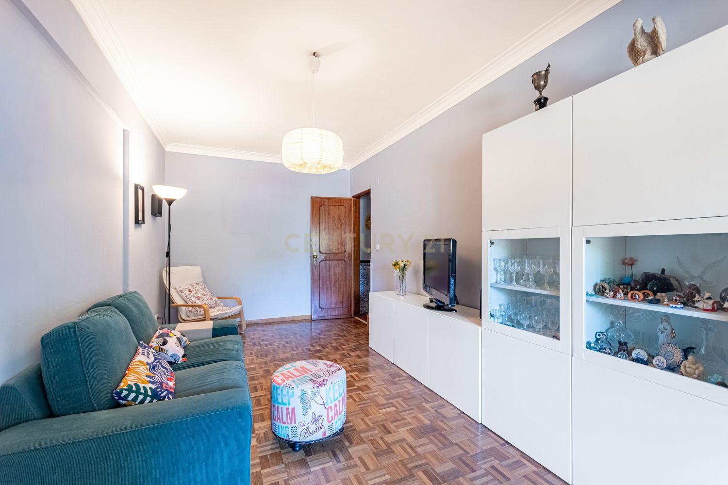 Fotografia 8 de Apartamento T2 com elevador e varandas, em Algueirão-Mem Martins, Sintra
