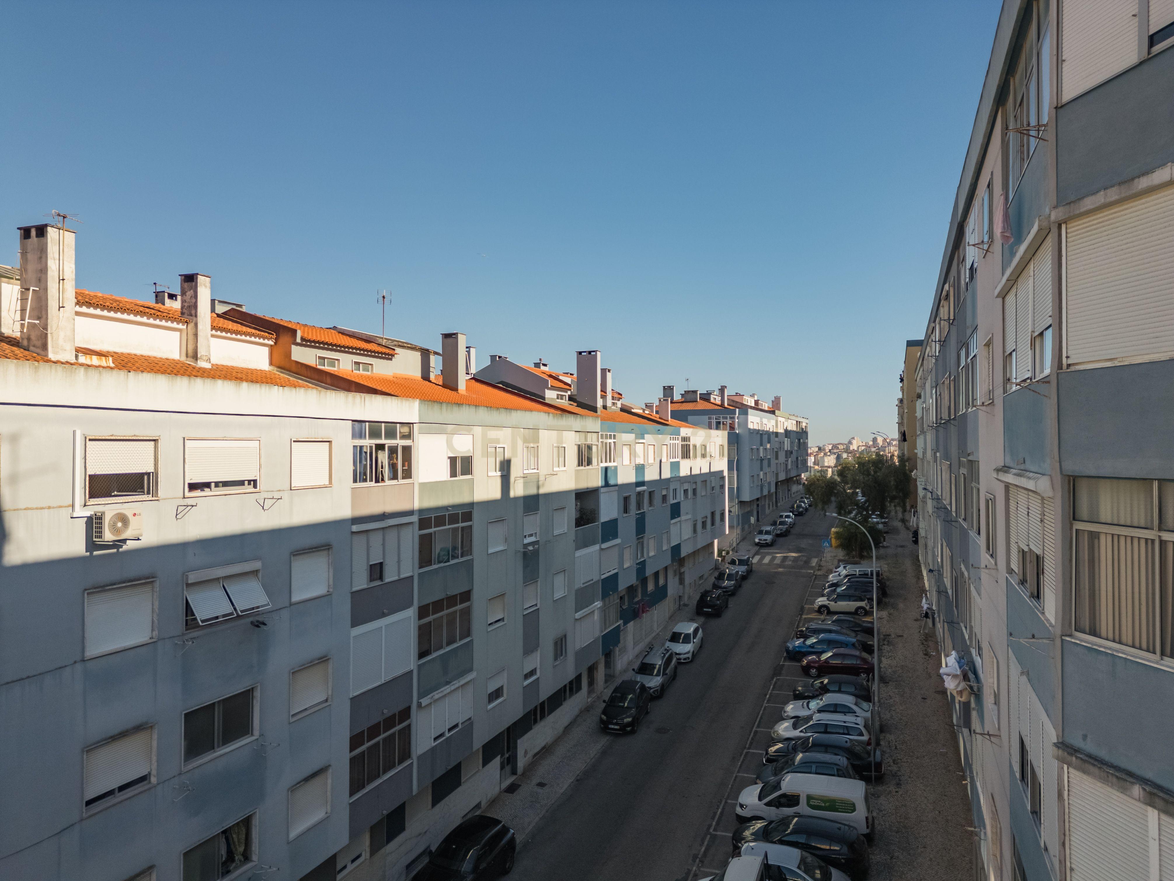 Apartamento T2 à venda em Mina de Água, Amadora — foto 23