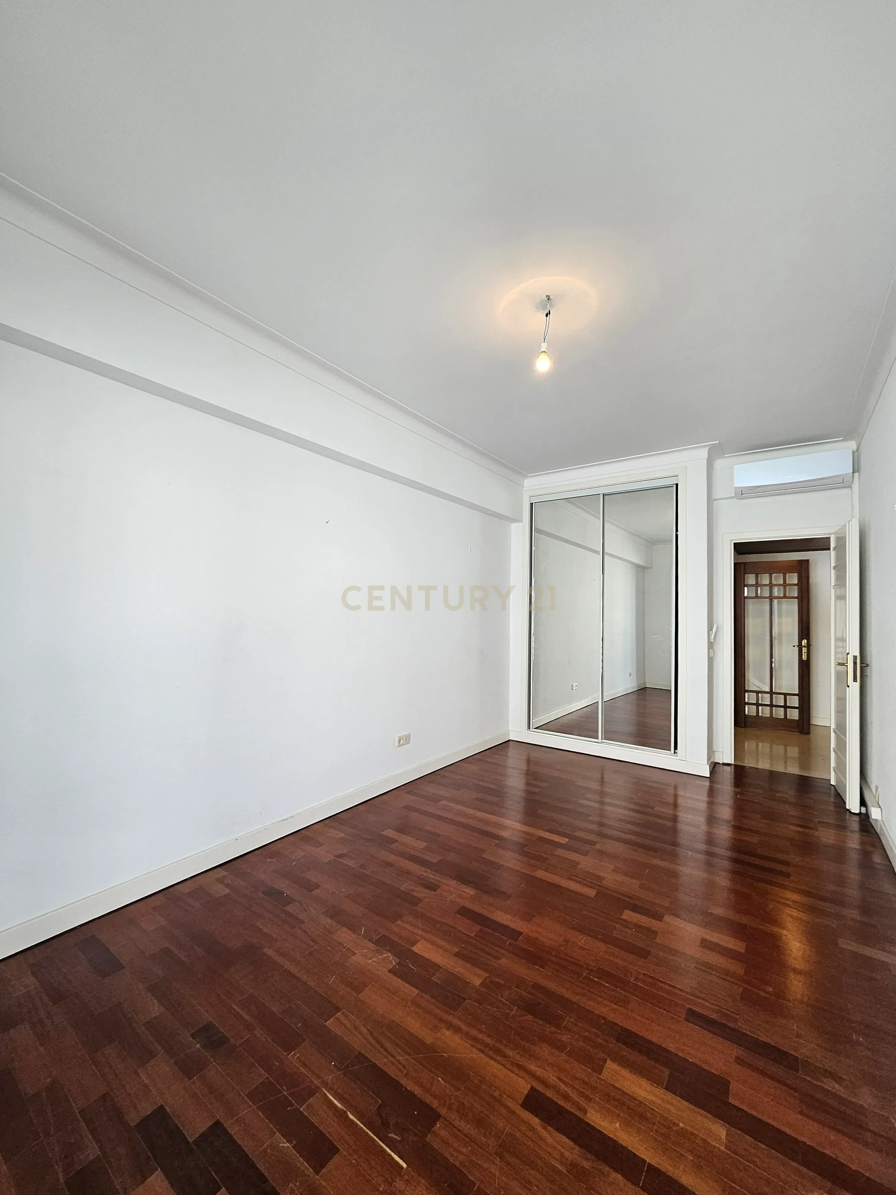 Apartamento T3 com terraço e garagem Condomínio Santa Catarina, Centro Histórico de Évora - Image 17