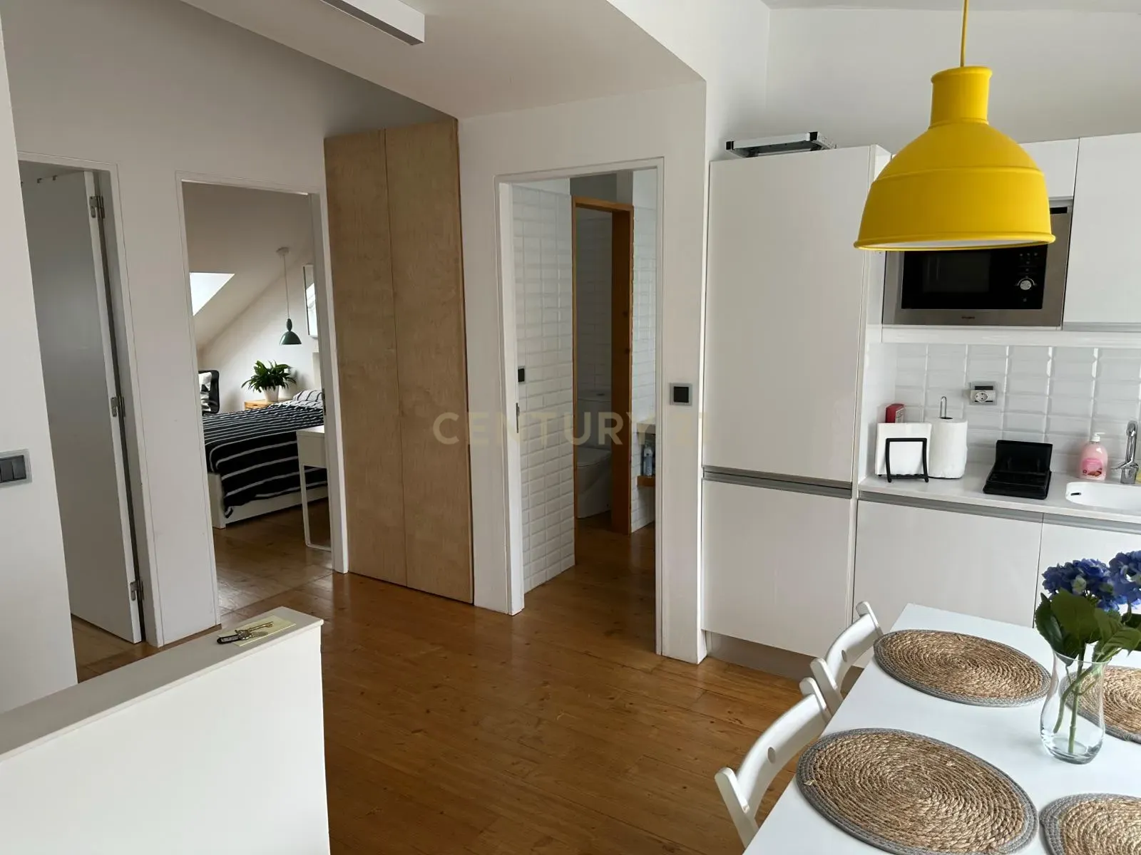Fotografia 7 de Moradia de 3 Pisos no Centro de Ponta Delgada | 8 Quartos | Excelente Oportunidade de Investimento