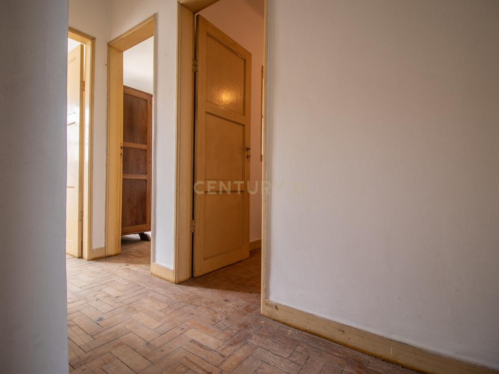 Oportunidade única em Abrunheira! Moradia T3+2 com terraço e vistas panorâmicas - Image 29