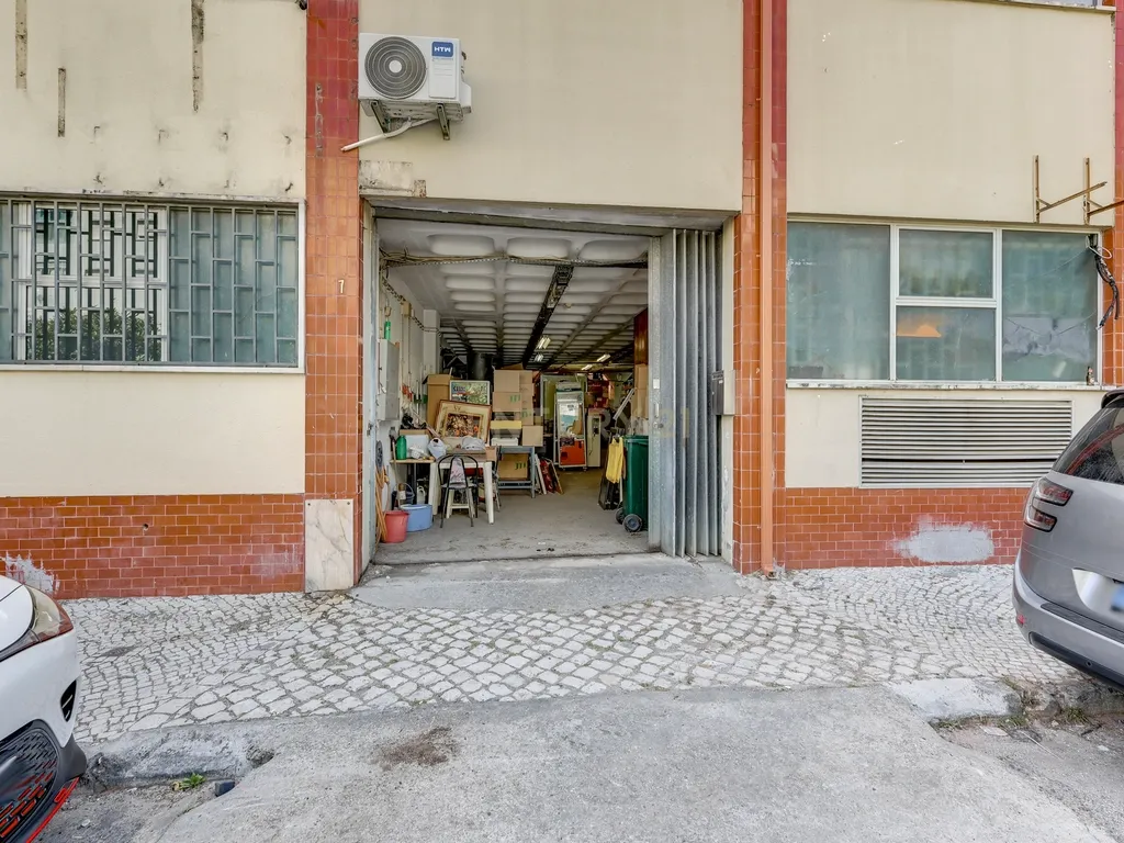 ARMAZÉM EM BENFICA - Image 1