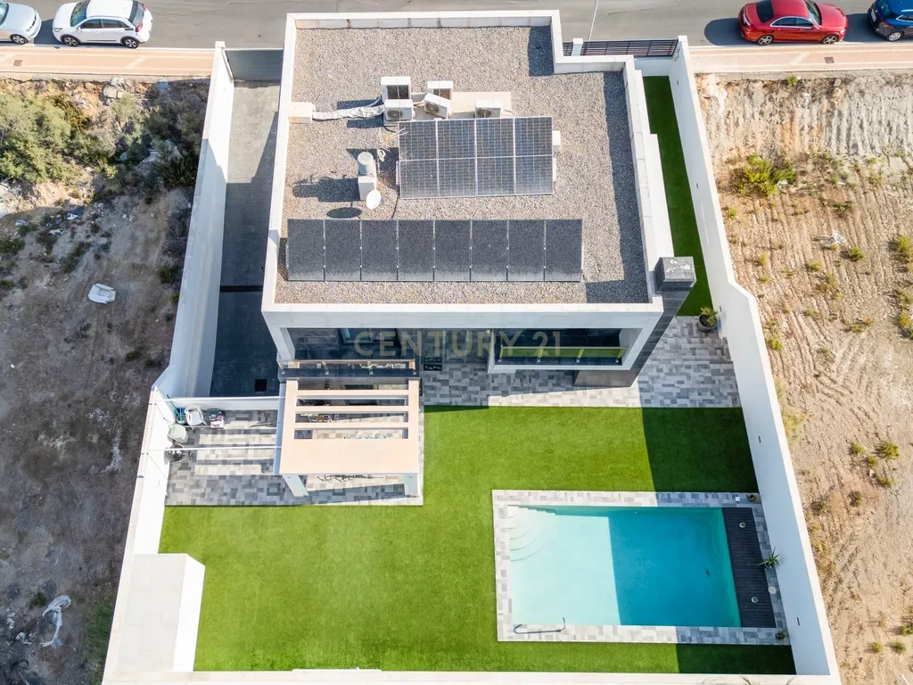 Luxuosa Moradia T4 com Vista Mar e Piscina em Almería - Image 79