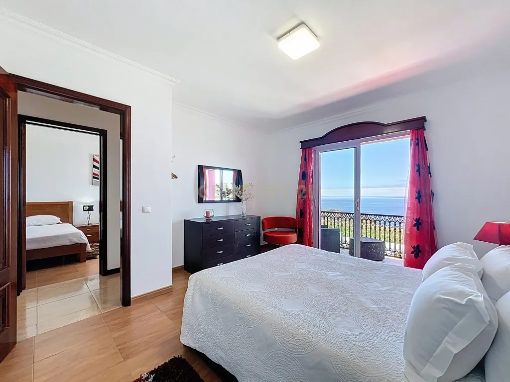 🏡 Moradia Única com Vista Mar — 3 Apartamentos | AL em Funcionamento | Feteiras, Ponta Delgada - Image 19
