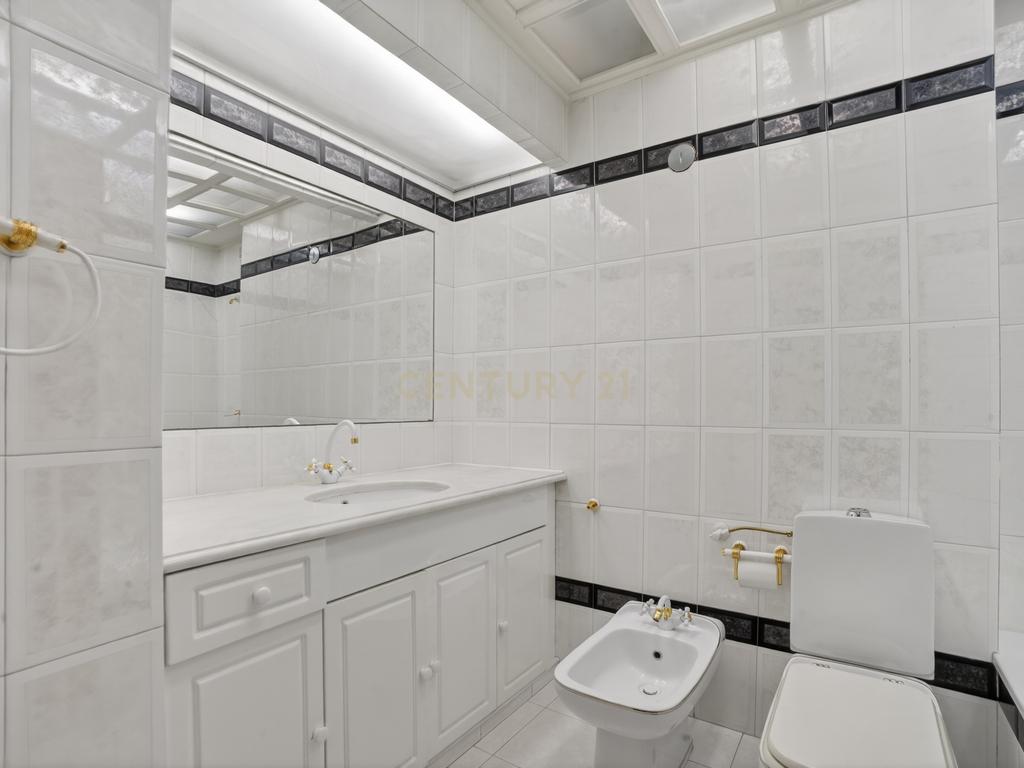 Apartamento T3 em Areeiro, com 1 lugar de garagem, Lisboa. - Image 19