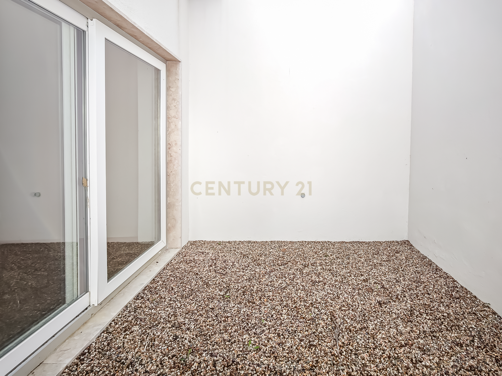 Fotografia 12 de T1 com Terraço á estrear em Santo António, Lisboa