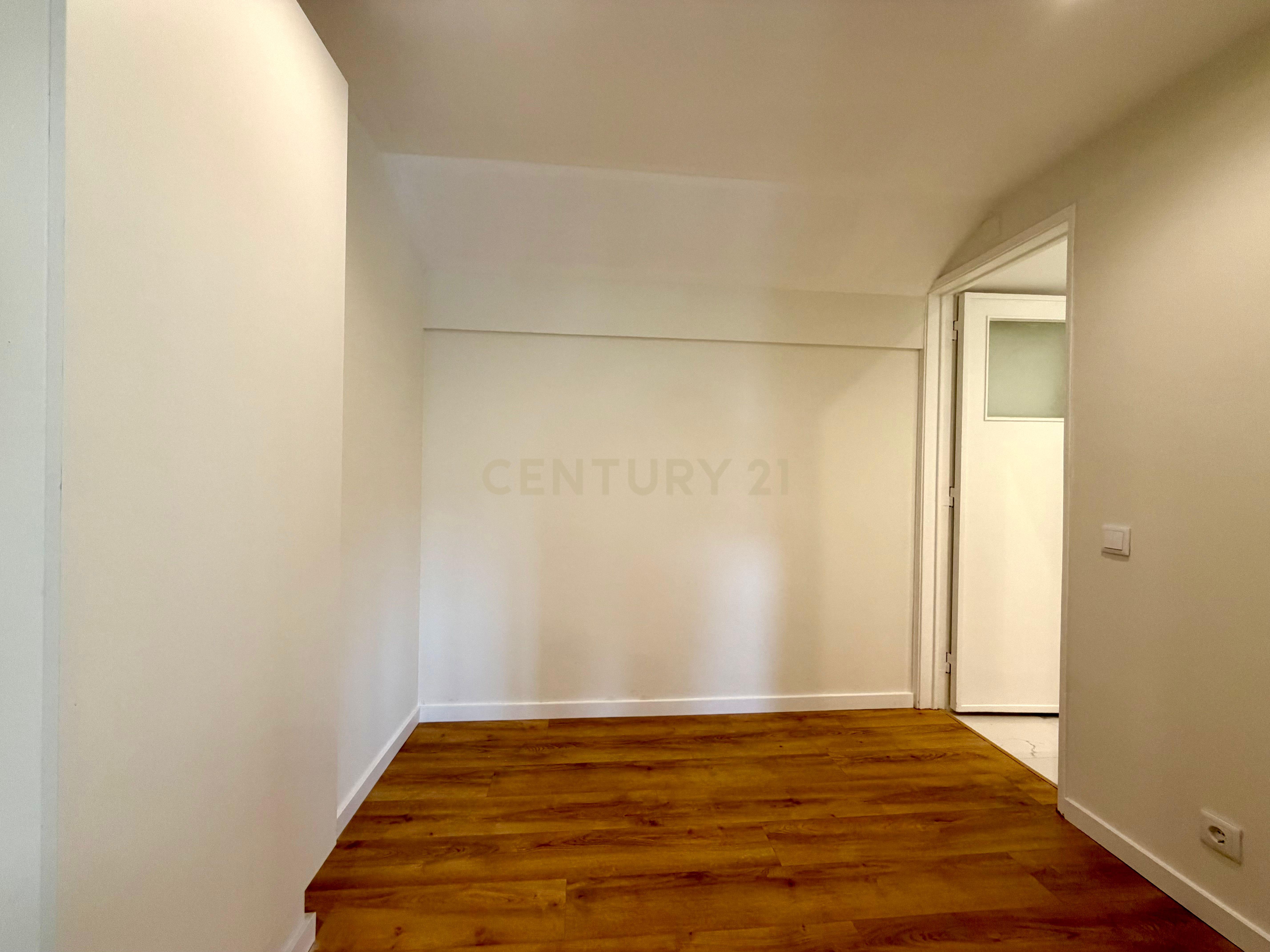 Fotografia 8 de Apartamento T0+1  em Benfica, Lisboa com Vista Panorâmica.