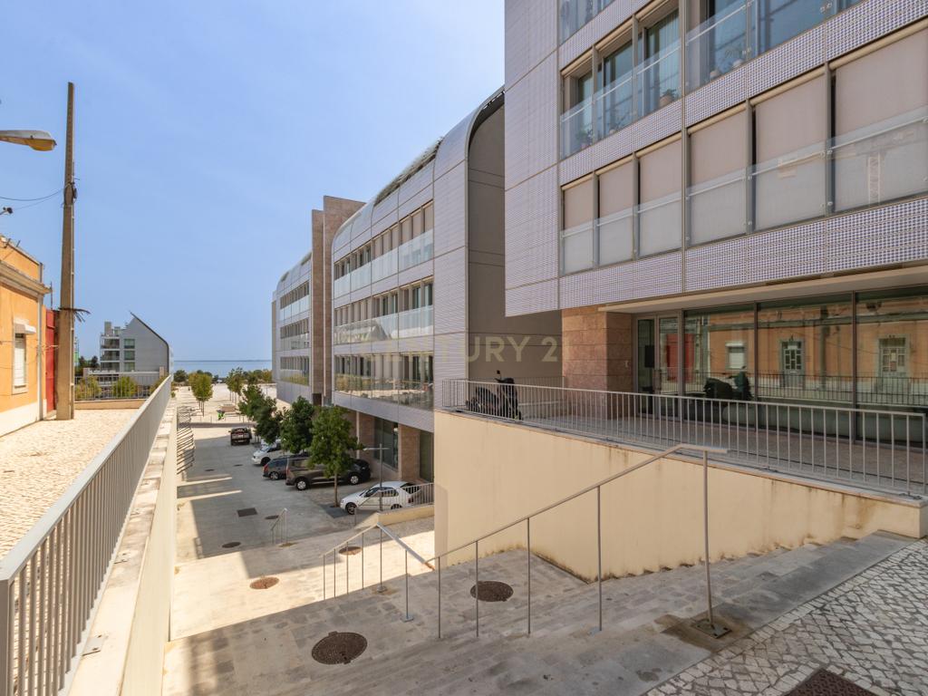 Exclusivo Apartamento T1 – Riverside/Prata Living, Marvila  - Image 26