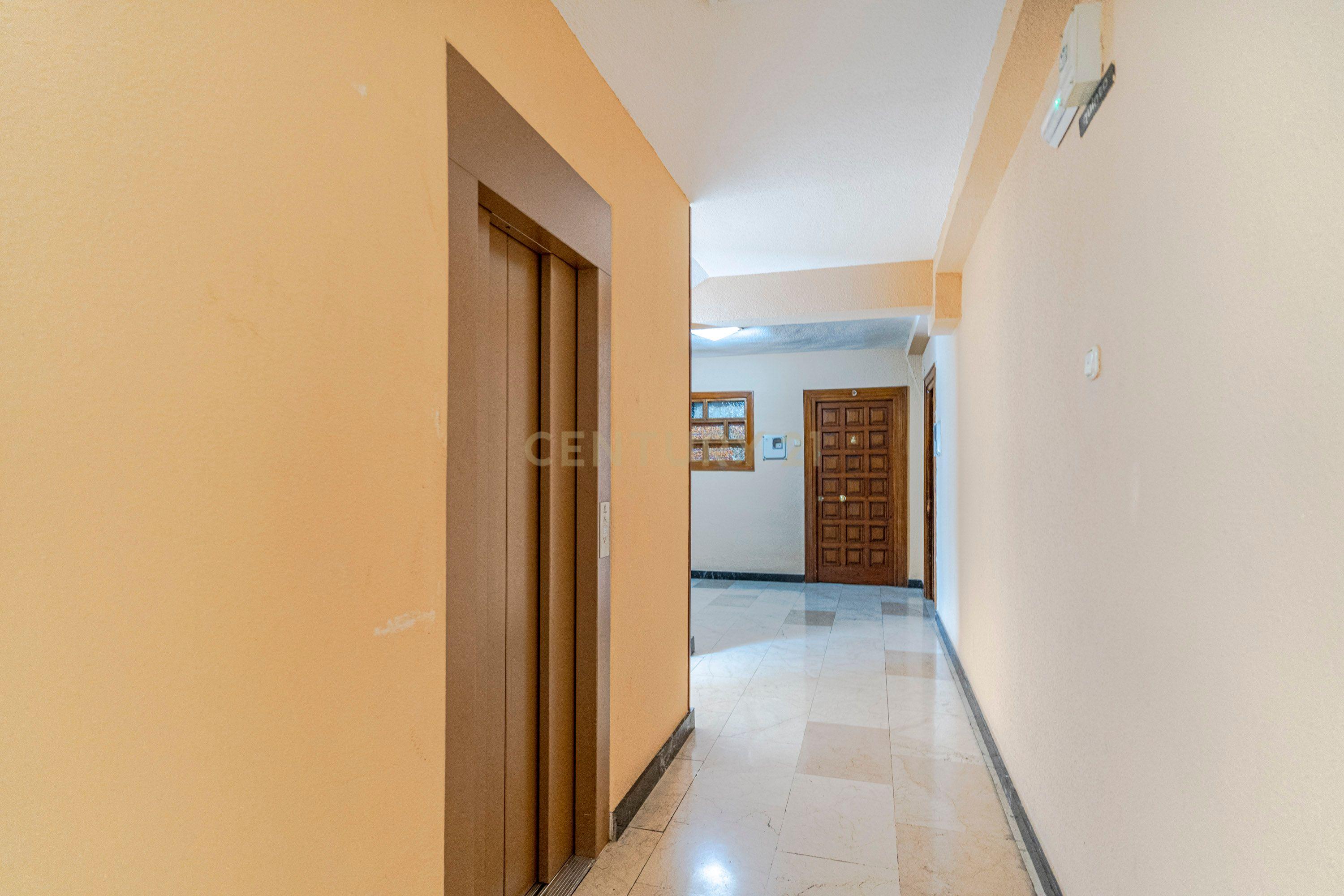 Espaçoso apartamento de 141 m2 no centro de Granada com vista panorâmica do Caminho de Ronda - Image 46