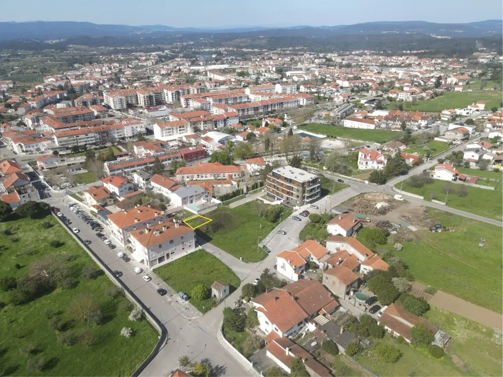 Lote de terreno urbano destinado á construção de prédio - Lousã - Image 2
