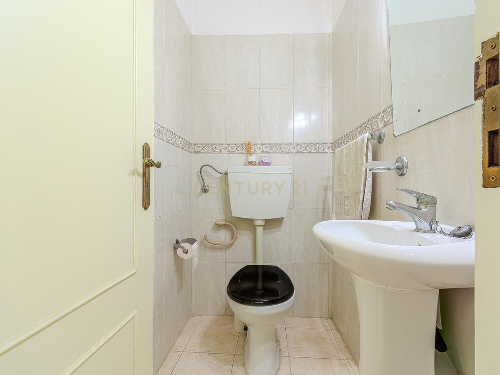 Apartamento T3 com Garagem no Centro de Tunes - Image 18