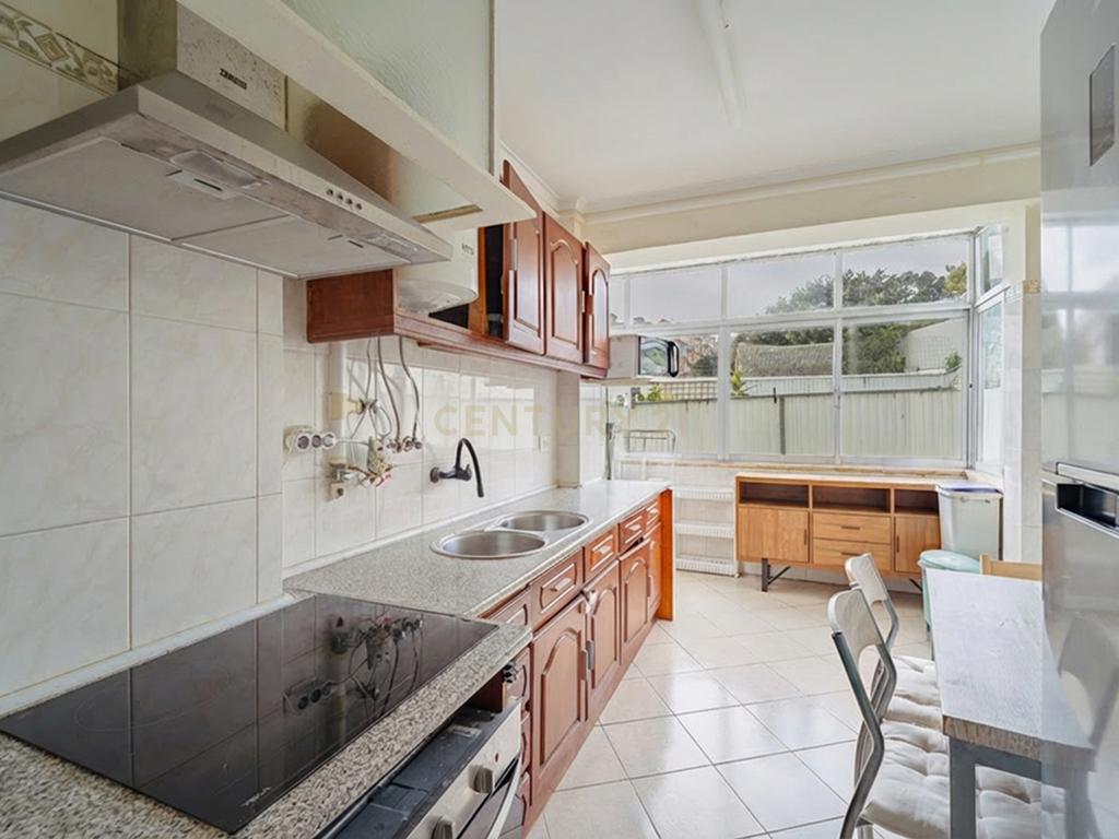 Apartamento T2 em Cacilhas – Excelente Localização - Image 9