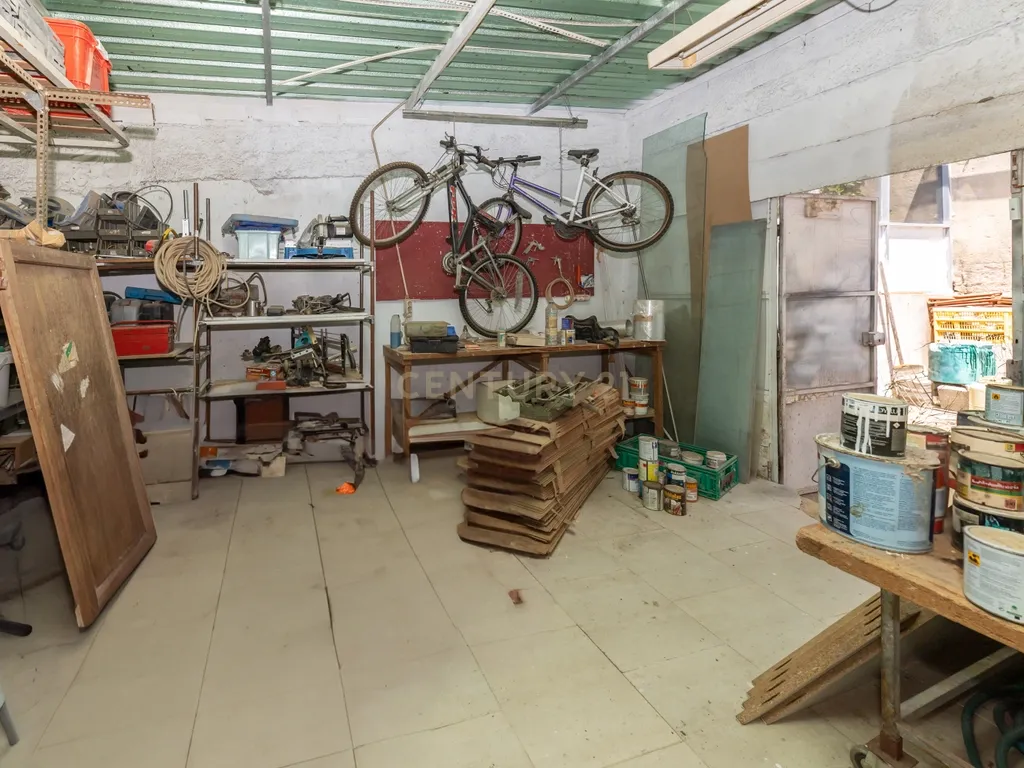 Apartamento T3 no Feijó com logradouro de 261 m2 - Image 29