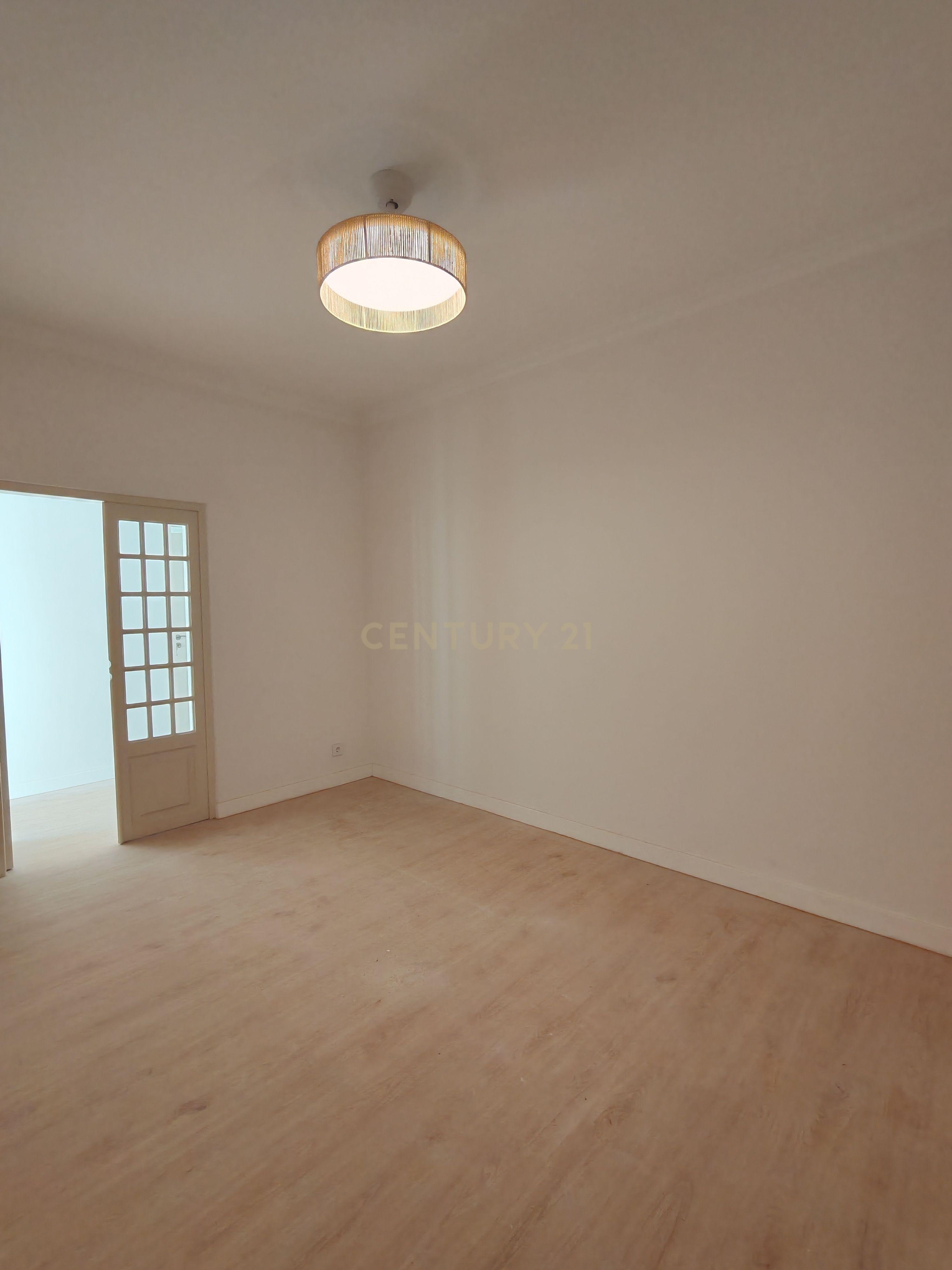 Fotografia 3 de Apartamento T2 em Campolide, Lisboa