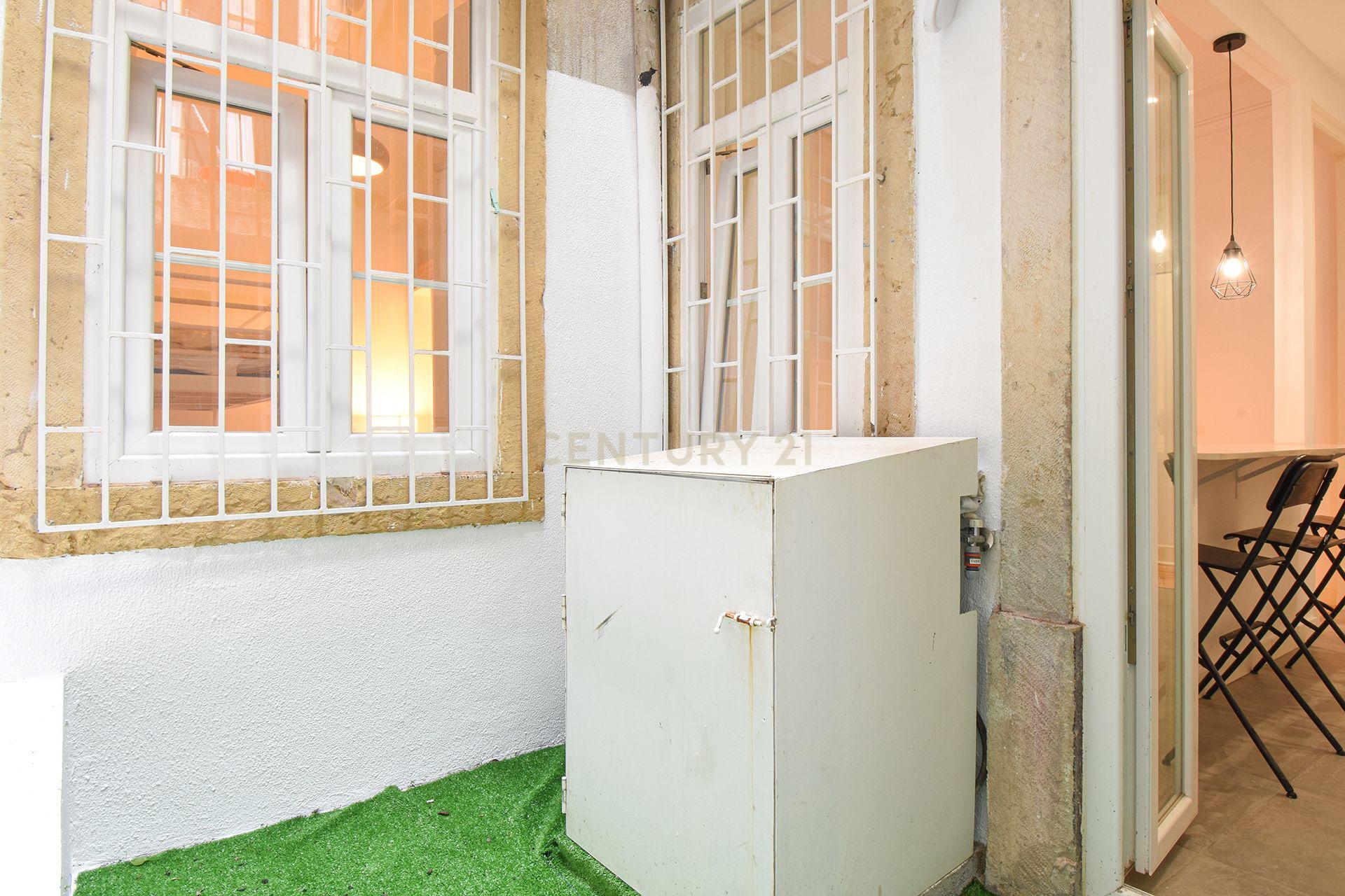 Apartamento T3 renovado com Licença AL - Lisboa - Image 28