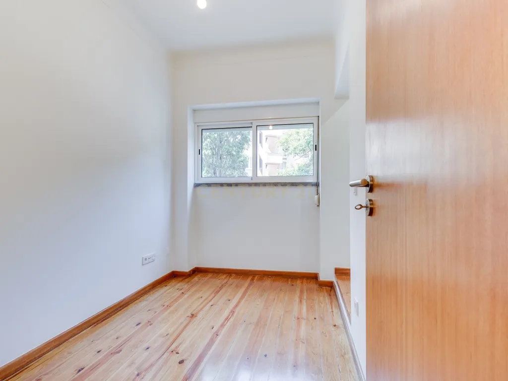 Apartamento T3 | 125 m² | Praça Pasteur – Lisboa - Image 9
