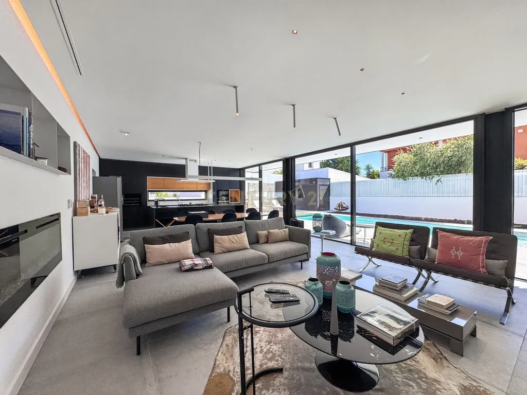 Moradia T3 de Excelência na Aroeira – Conforto, Elegância e Qualidade de Construção - Image 46