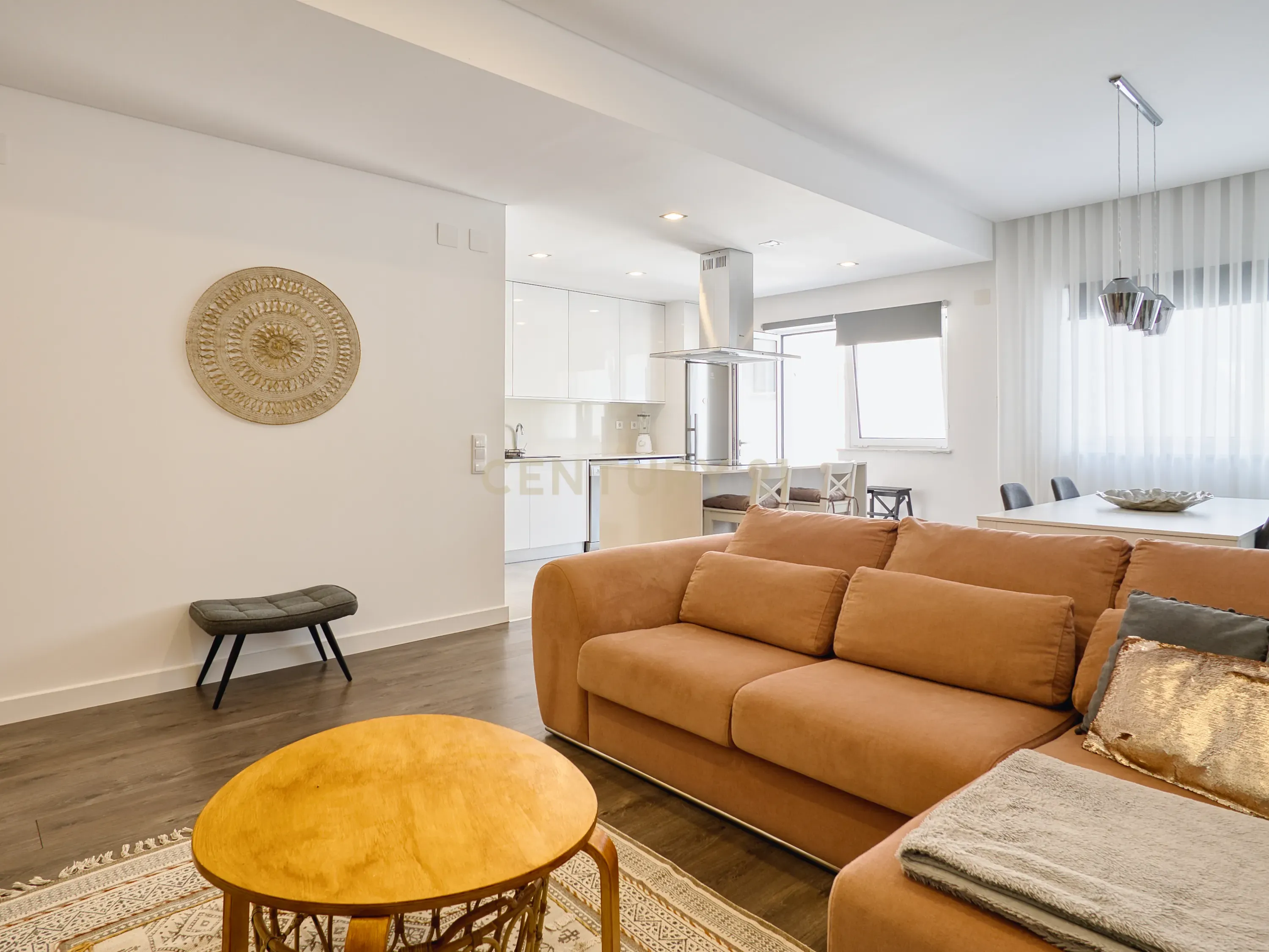 Apartamento Moderno T2 em Nazaré - Perto da Praia e Serviços - Image 9