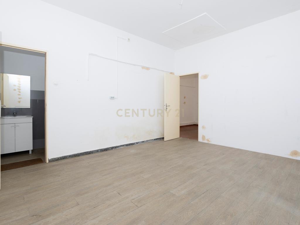 📍LUMIAR ✨ ARRENDAMENTO Loja /Escritório - Image 7