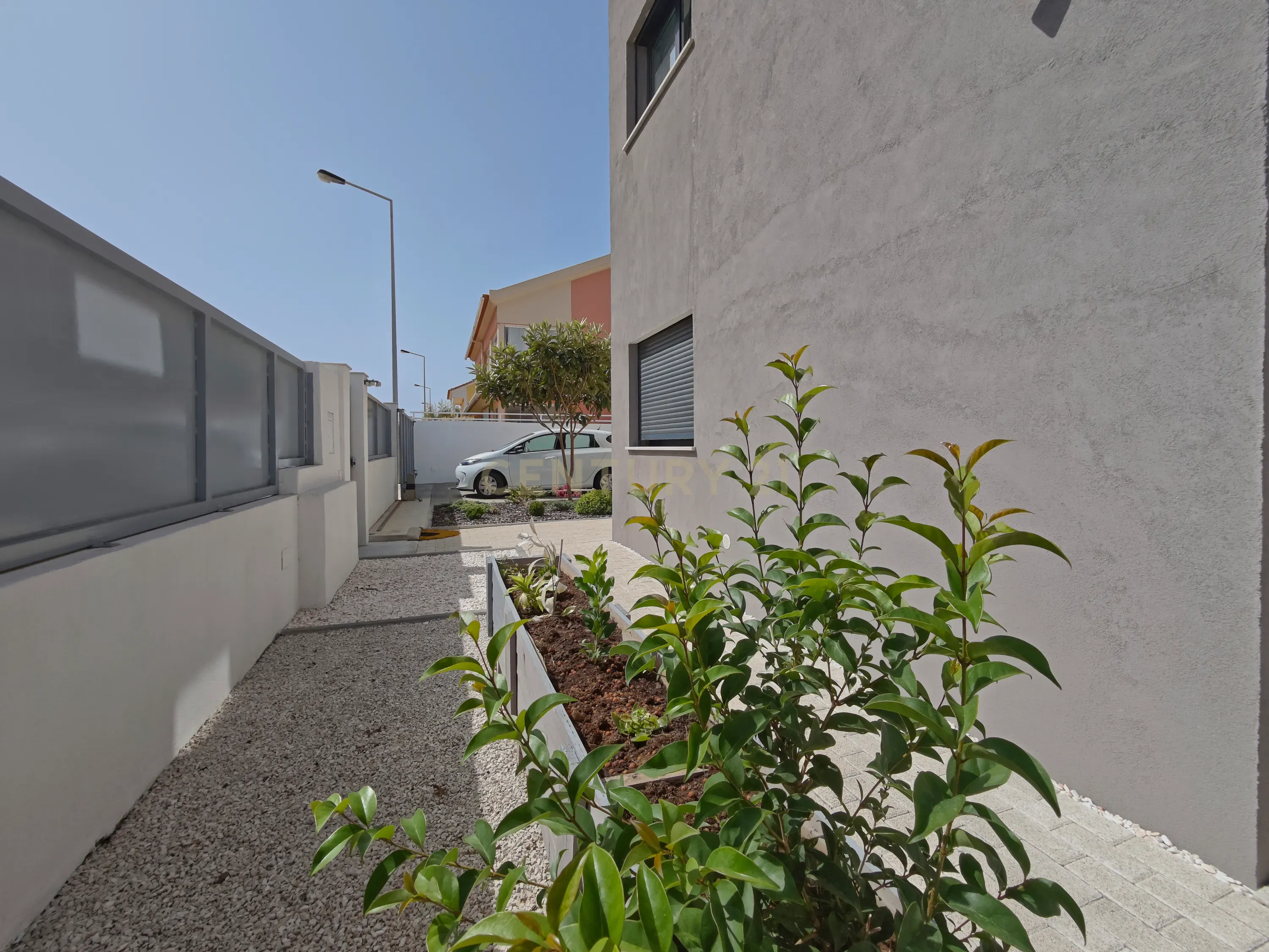 Fotografia 12 de Moradia Contemporânea T3 + Escritório, com Jardim e Painéis Solares em São Domingos de Rana, Cascais