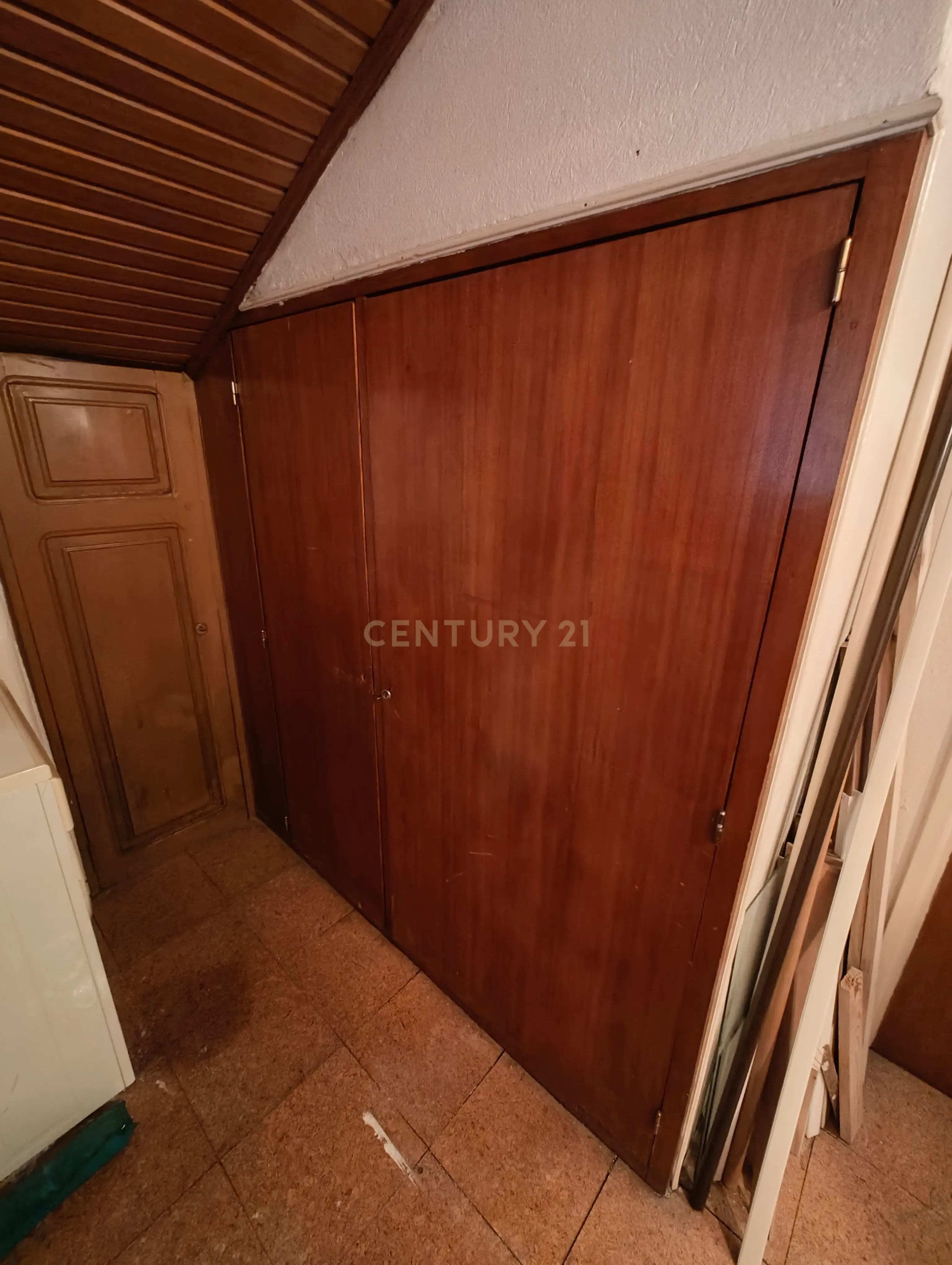 Apartamento duplex T3 + 2 em Queluz - Image 19