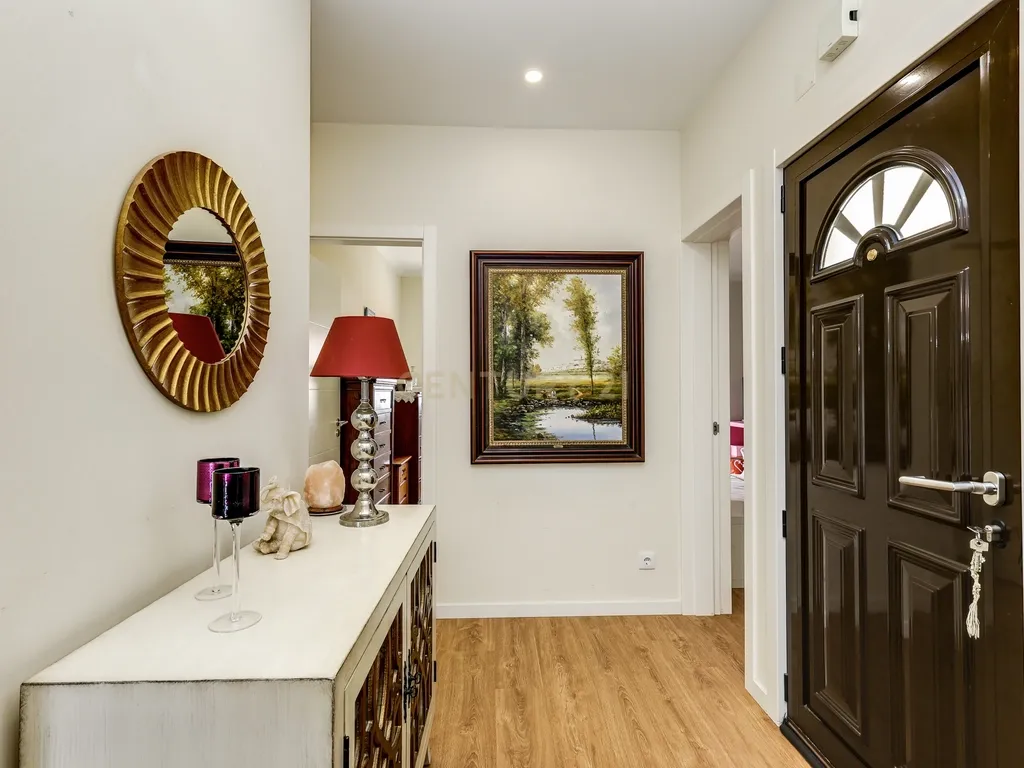 Apartamento T3 em Cascais com Luz Natural e Boa Localização - Image 19