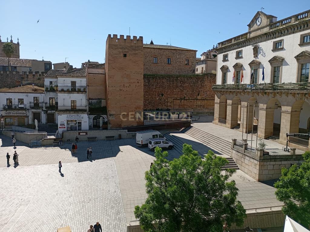 Apartamento Espetacular em Cáceres com Vista e Varandas - Image 19