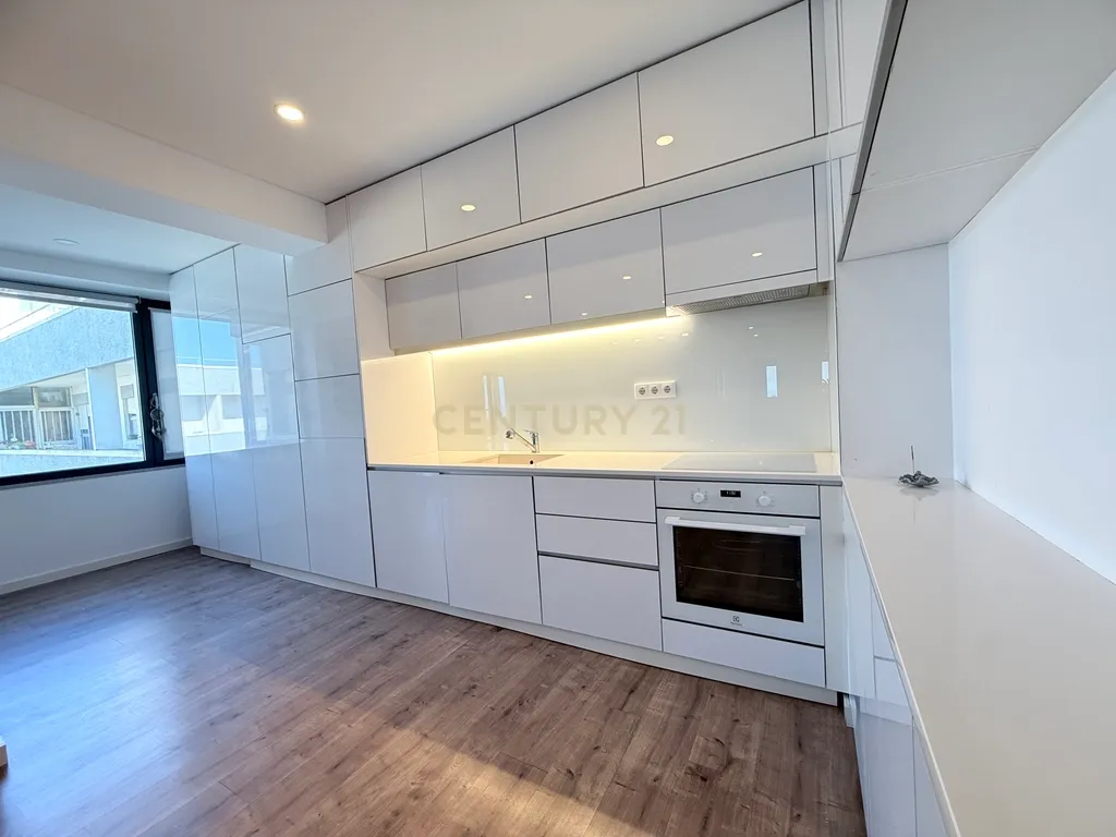 Apartamento T3 Remodelado com Vista Mar – Mindelo, Vila do Conde - Image 15