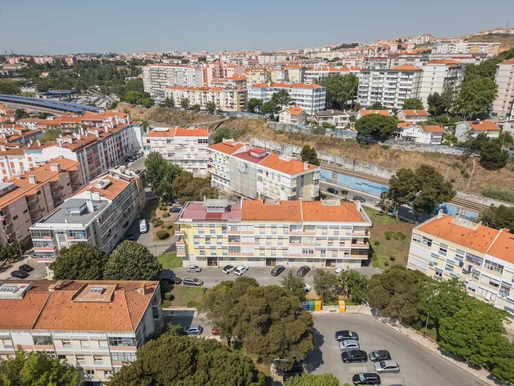 Apartamento T3 92 m² | Arrecadação - Queluz - Image 28