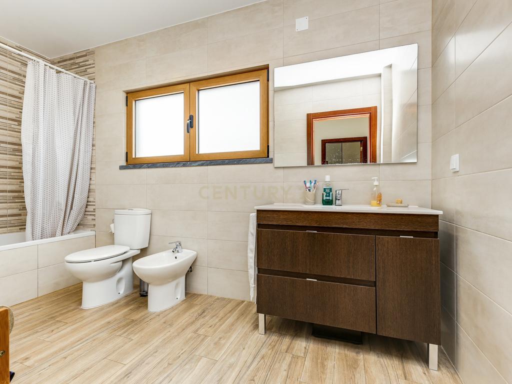 Moradia T4 Isolada Duplex com Box em Adroana, Alcabideche - Image 25