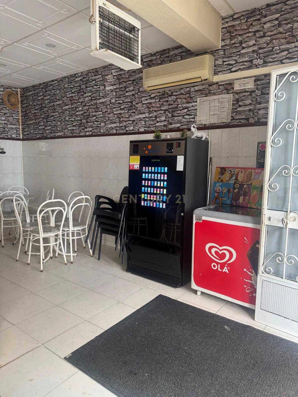 Espaço comercial à venda na Rua Henrique Augusto Pereira, nº2 - Image 29