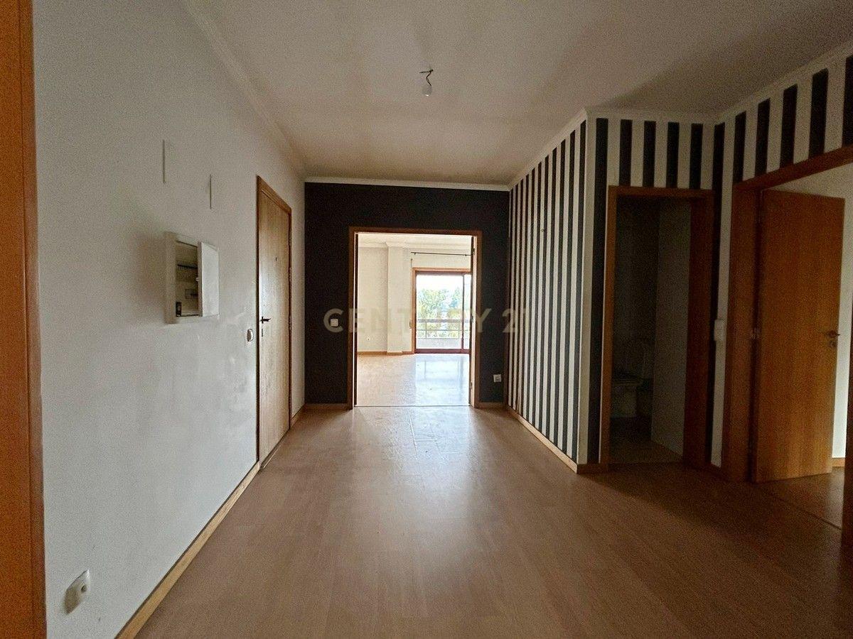 Penthouse T3 com 225m2 - Oliveira de Azeméis - Image 11