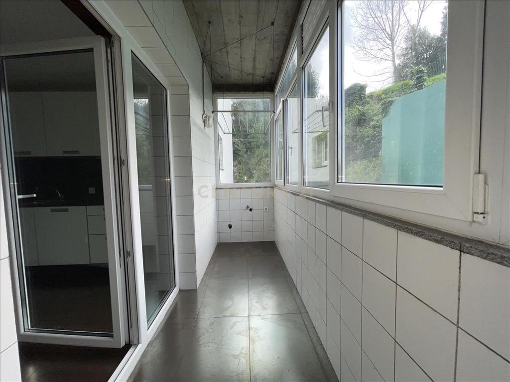 Apartamento T2 - Praça das Flores - Porto - Image 9