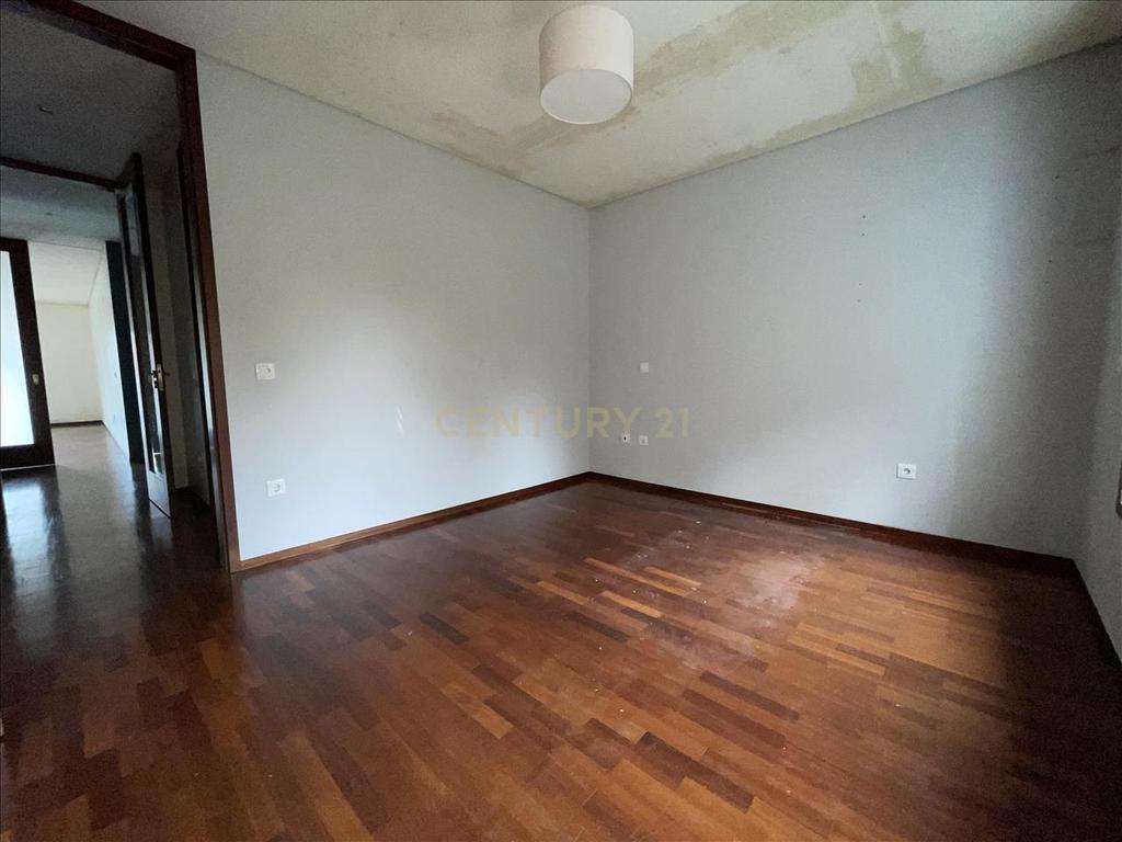 Apartamento T2 - Praça das Flores - Porto - Image 12
