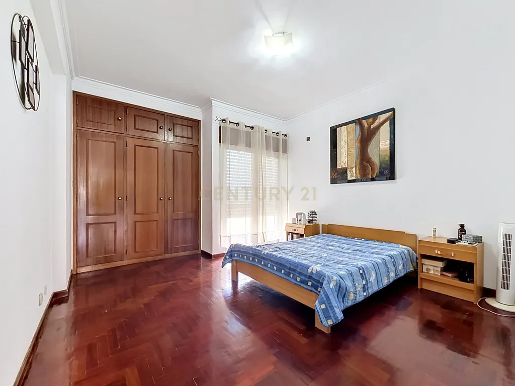 Apartamento T2 em em Paio Pires com excelentes áreas, perto de todas as comodidades. - Image 9