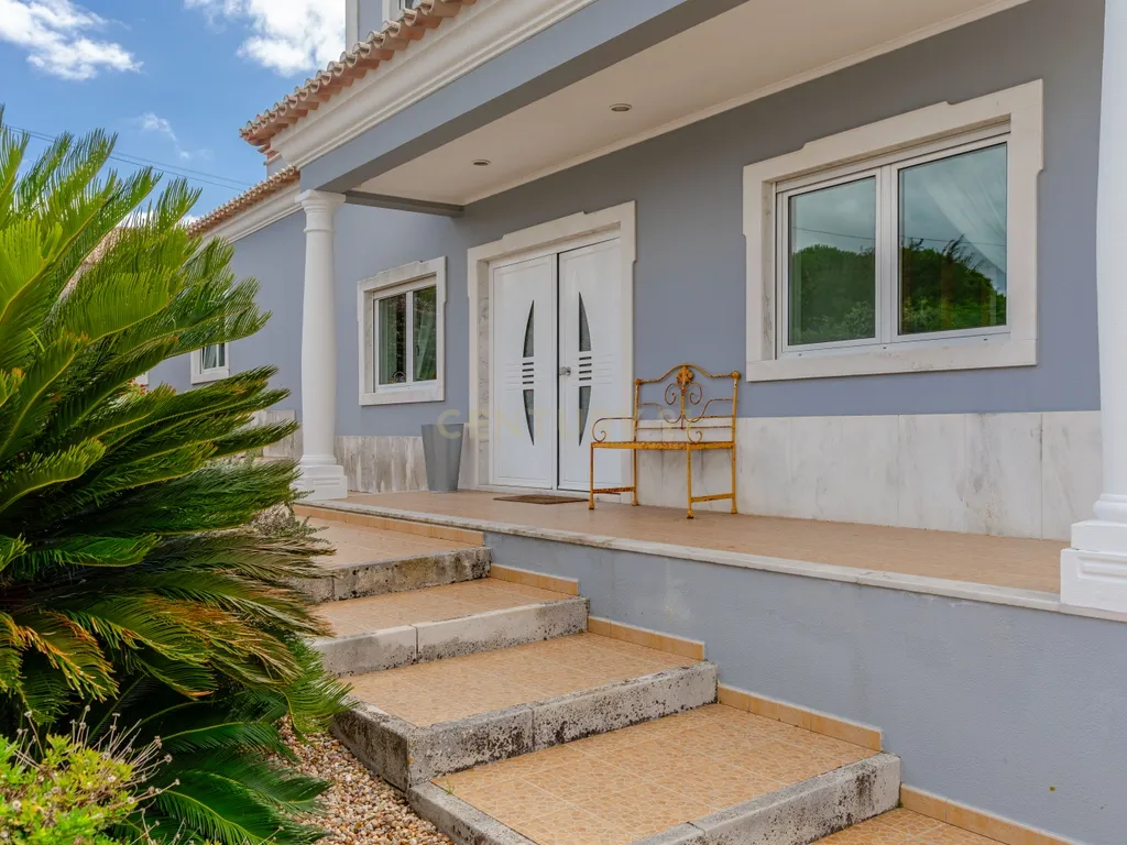 Moradia T4 com Piscina | 426 m² de Construção e Lote de 1.000 m² | Arruda dos Vinhos - Image 55