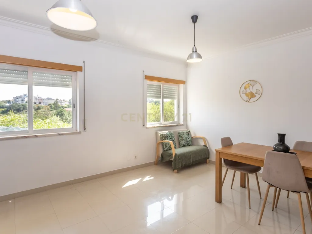 Apartamento T1+1 - Sobreda - Image 8